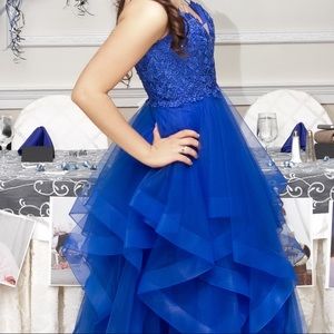 Stunning sweet 16/prom dress.